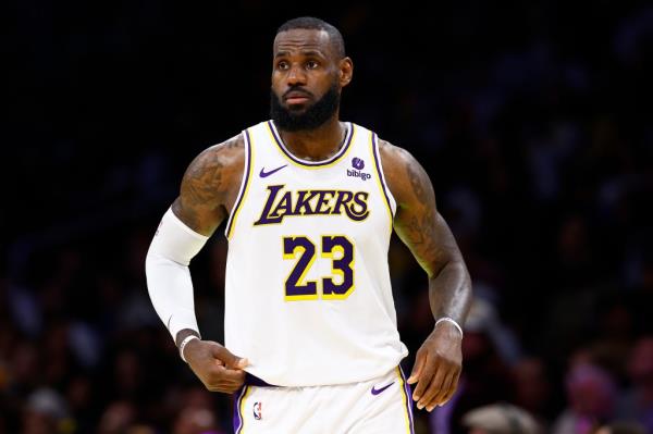 LeBron James did not want a minutes restriction this season, according to an ESPN report. 