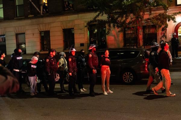 NYPD detaining protestors at Columbia University's pro-Palestinian encampment